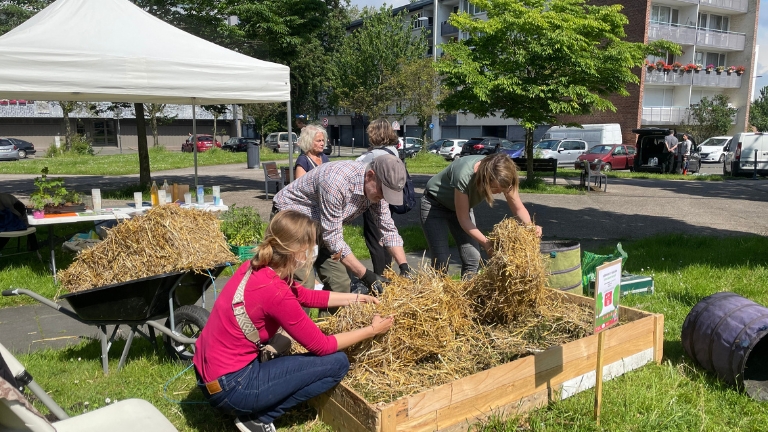 Mai 2024 - Chantier participatif - Installation d'une lasagne permacole Colibri